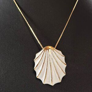 Michele Lynn White & Gold toned Pendant Necklace